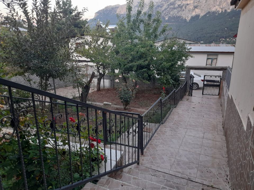 DUBLEKS, MASRAFSIZ, 300 M2, BAHÇELİ