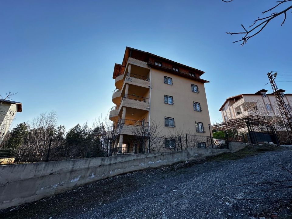 4 KATLI, HER KAT LÜKS, FULL EŞYALI, 550 m2 BAHÇELİ