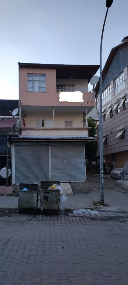 100 m2 altı dükkan, üst katlar 2+1