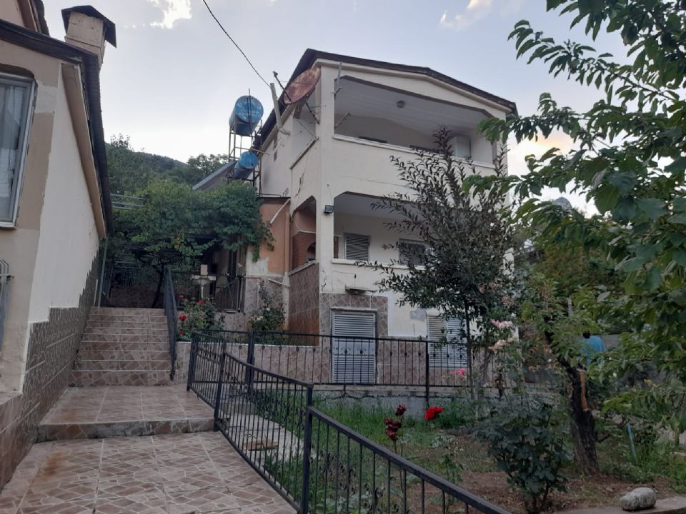 DUBLEKS, MASRAFSIZ, 300 M2, BAHÇELİ