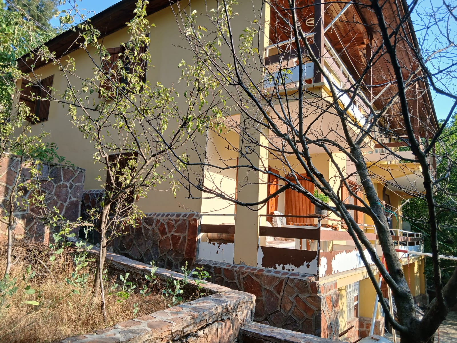480M. BAHÇELİ 3 KATLI + 774 M. FUL BAHÇELİ ARSA