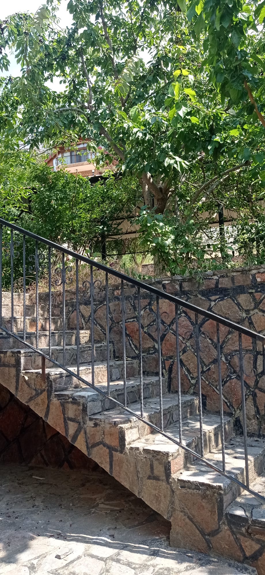 TOPAKTAŞ MEVKİİ 900 BAHÇE İÇERİSİNDE LÜKS VİLLA